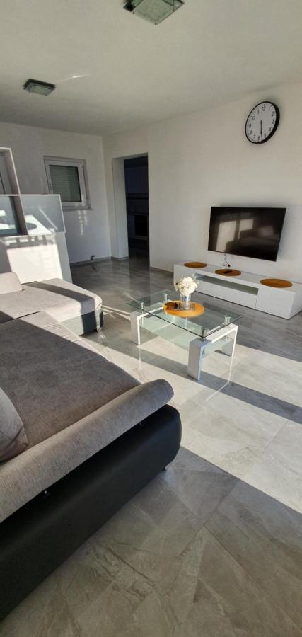 Apartmani Naomi&Leo Senj  Exteriör bild
