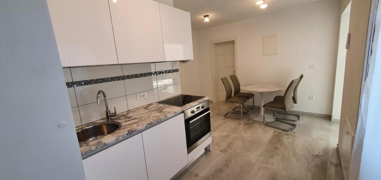 Apartmani Naomi&Leo Senj  Exteriör bild