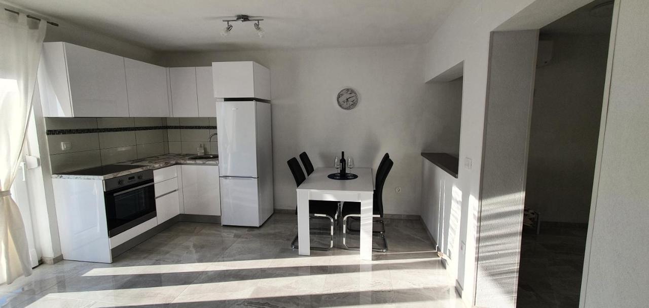 Apartmani Naomi&Leo Senj  Exteriör bild