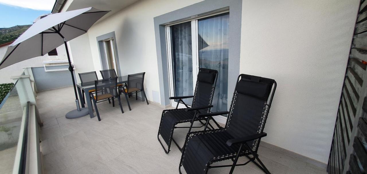 Apartmani Naomi&Leo Senj  Exteriör bild