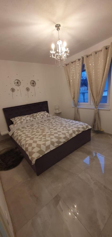 Apartmani Naomi&Leo Senj  Exteriör bild